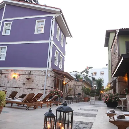 Charming Flat Near Hadrian's Gate